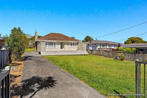 Photo of property in 4 Duncan Avenue, Te Atatu South, Auckland, 0610