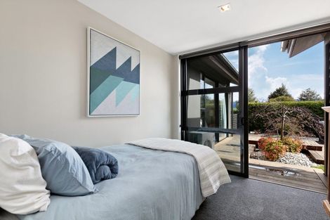 Photo of property in 2 Reading Court, Jacks Point, Queenstown, 9371