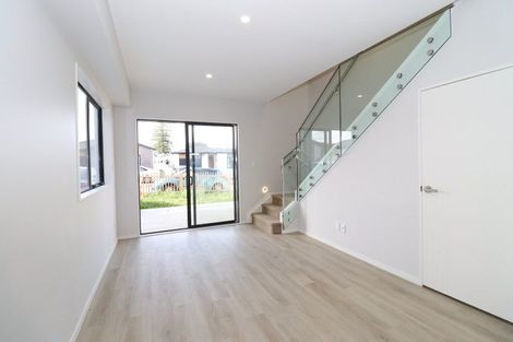 Photo of property in 21 Farranfore Road, Opaheke, Papakura, 2113