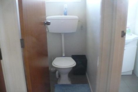 Photo of property in 2/1b Divich Avenue, Te Atatu South, Auckland, 0610