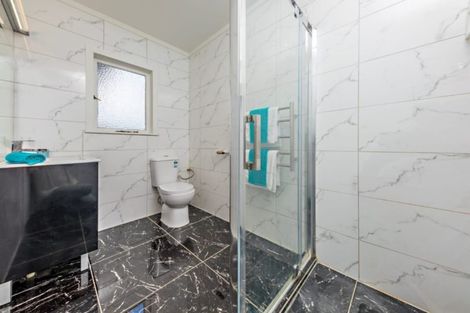 Photo of property in 30 Royton Avenue, Mangere East, Auckland, 2024