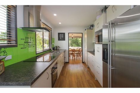 Photo of property in 32 Hiwihau Place, Glenfield, Auckland, 0629