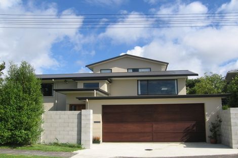 Photo of property in 830 East Coast Road, Oteha, Auckland, 0630