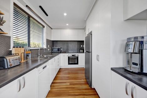 Photo of property in 45 Reid Avenue, Hawera, 4610