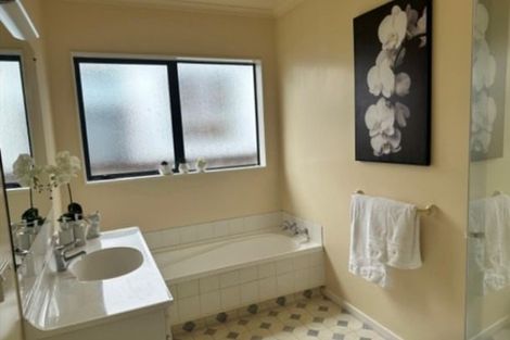 Photo of property in 15a Walton Road, Paraparaumu Beach, Paraparaumu, 5032