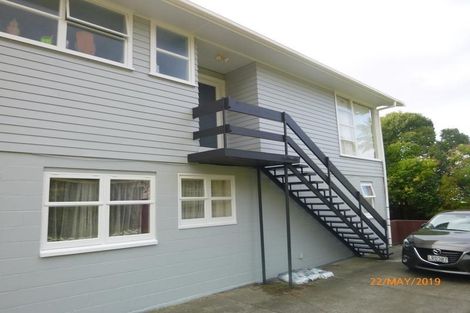 Photo of property in 17 Lynwood Road, New Lynn, Auckland, 0600