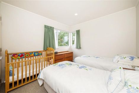Photo of property in 32 Crestview Place, Browns Bay, Auckland, 0630