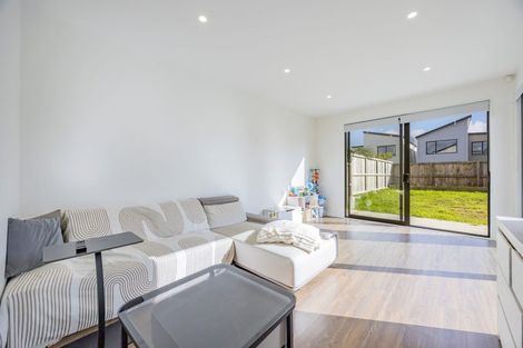 Photo of property in 27 Coast Garden Drive, Hobsonville, Auckland, 0616