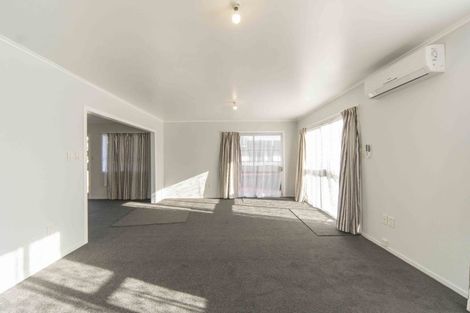 Photo of property in 21 Oakfield Crescent, Pukete, Hamilton, 3200