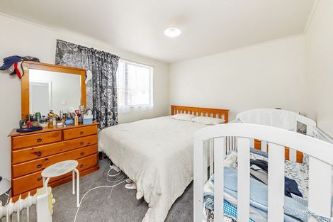 Photo of property in 1/12 Silver Creek Road, Weymouth, Auckland, 2103