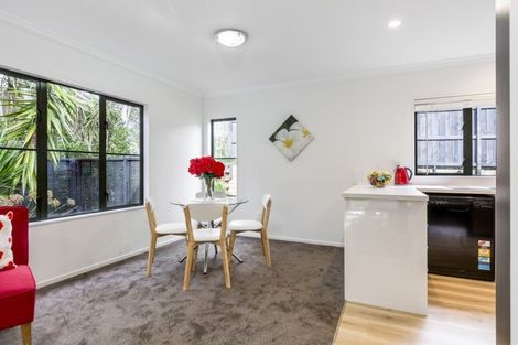 Photo of property in 3/8 Golf Road, New Lynn, Auckland, 0600