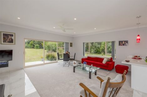 Photo of property in 85 Waikawa Beach Road, Manakau, Levin, 5573