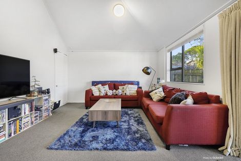 Photo of property in 142 Akaroa Drive, Maupuia, Wellington, 6022