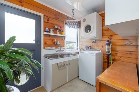 Photo of property in 184 Tukapa Street, Westown, New Plymouth, 4310