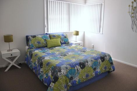 Photo of property in 52 Hobart Crescent, Wattle Downs, Auckland, 2103