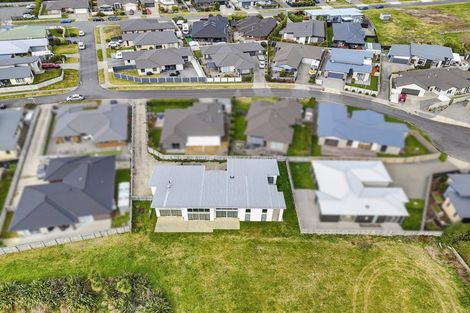 Photo of property in 12 Bridford Way, Paraparaumu, 5032
