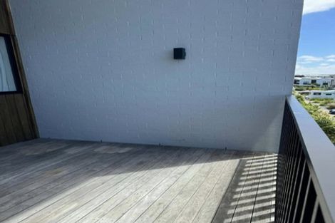 Photo of property in 12/1 Genevieve Lane, Hobsonville, Auckland, 0616