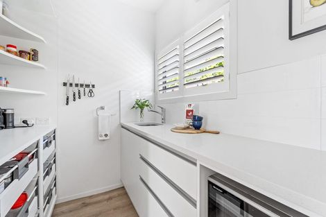 Photo of property in 32 Kahurangi Place, Snells Beach, 0920