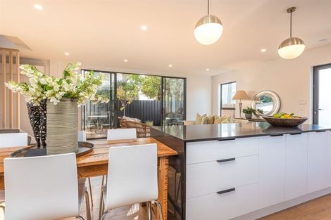 Photo of property in 1/27 Springfield Road, St Albans, Christchurch, 8014