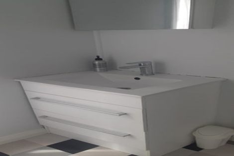 Photo of property in 390-392 Jackson Street, Petone, Lower Hutt, 5012