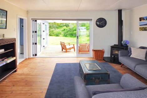 Photo of property in 11 Fabrin Street, Foxton Beach, Foxton, 4815