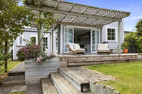 Photo of property in 60 Gover Street, New Plymouth, 4310