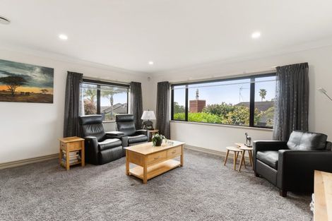 Photo of property in 53 Chesterfield Way, Orewa, 0931