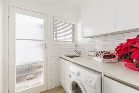 Photo of property in 1/14 Beechwood Road, Rothesay Bay, Auckland, 0630