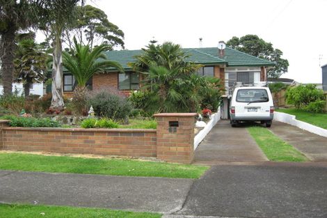 Photo of property in 65 Kiwi Esplanade, Mangere Bridge, Auckland, 2022