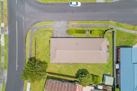 Photo of property in 28 Edgewater Parade, Waiuku, 2123