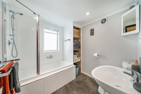 Photo of property in 50 Seddon Street, Wallaceville, Upper Hutt, 5018