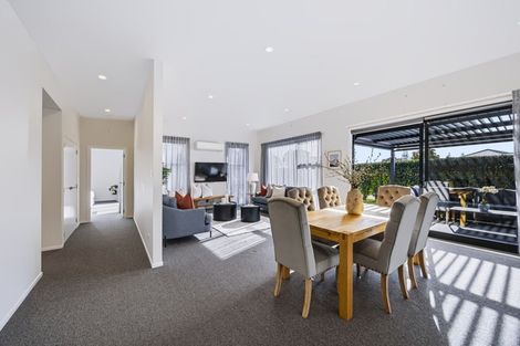 Photo of property in 5 Kotare Drive, Waiwhakaiho, New Plymouth, 4312