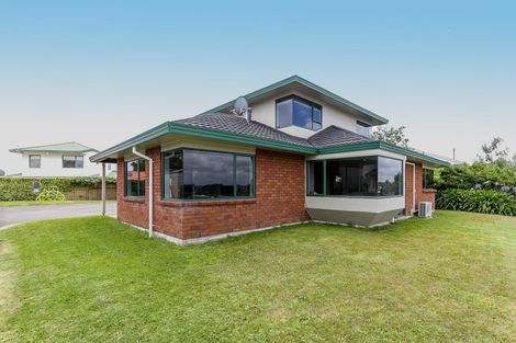 Photo of property in 9 Sandel Rise, Merrilands, New Plymouth, 4312
