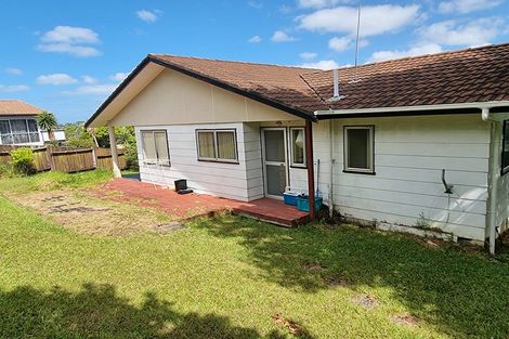 Photo of property in 18 Athena Drive, Totara Vale, Auckland, 0629