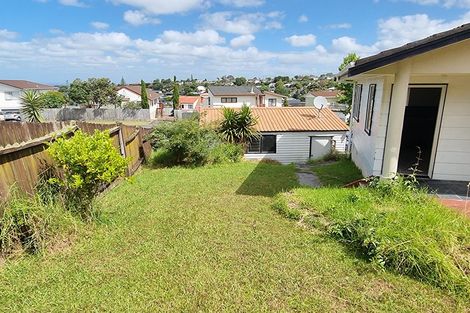 Photo of property in 18 Athena Drive, Totara Vale, Auckland, 0629