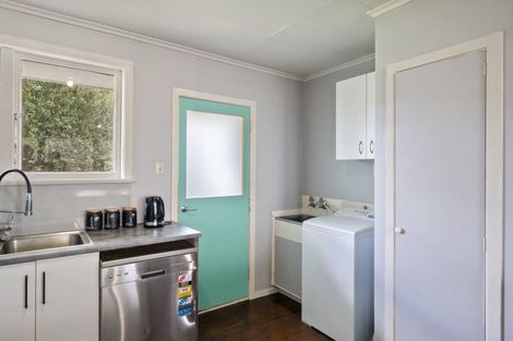 Photo of property in 2/64 Cruickshank Road, Clouston Park, Upper Hutt, 5018