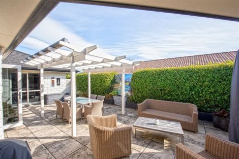 Photo of property in 2 Redhaven Place, Bethlehem, Tauranga, 3110