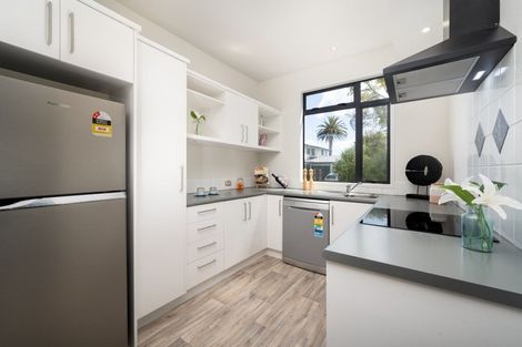 Photo of property in 8/2 Armoy Drive, East Tamaki, Auckland, 2016