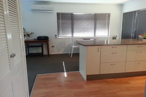 Photo of property in 1612a Great North Road, Waterview, Auckland, 1026