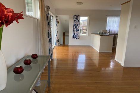 Photo of property in 4 Keats Place, Blockhouse Bay, Auckland, 0600