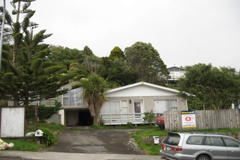 Photo of property in 95b Stewart Drive, Newlands, Wellington, 6037