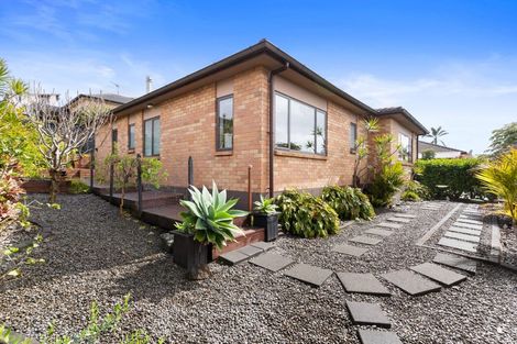 Photo of property in 53 Chesterfield Way, Orewa, 0931