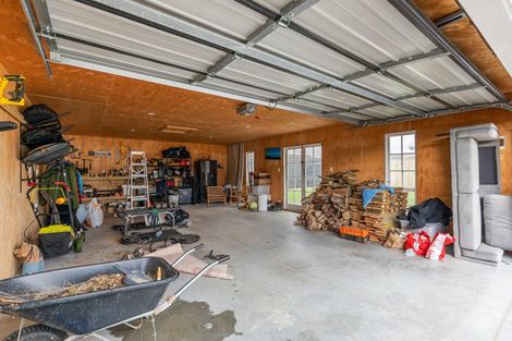 Photo of property in 17 Perrin Place, Kelvin Grove, Palmerston North, 4414