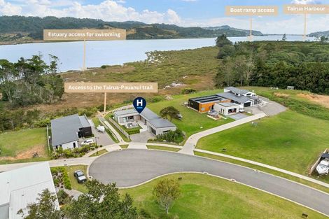 Photo of property in 34 North Ridge Drive, Pauanui, 3579