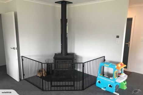 Photo of property in 38 Feist Street, Carterton, 5713