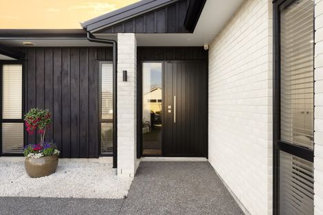 Photo of property in 34 Kahuparere Crescent, Pyes Pa, Tauranga, 3112