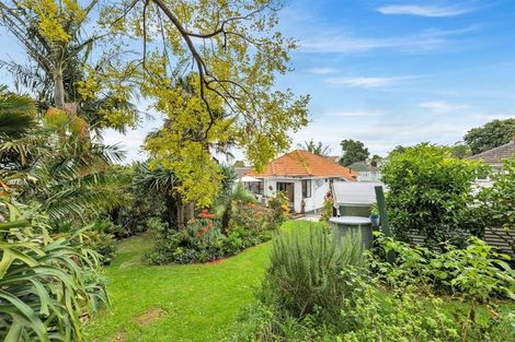Photo of property in 14 Trent Road, Panmure, Auckland, 1072