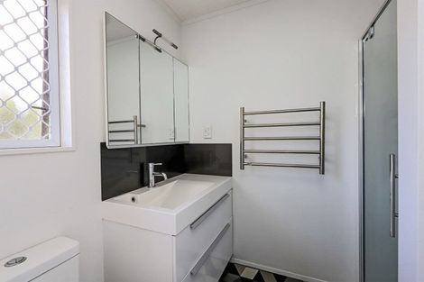 Photo of property in 8 Webb Place, Taradale, Napier, 4112