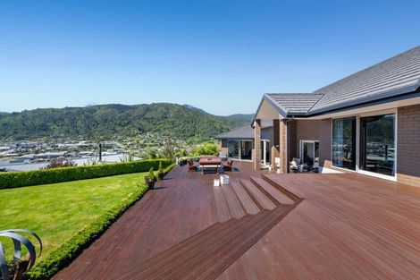 Photo of property in 2 Harbour View Heights, Picton, 7220