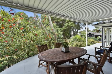 Photo of property in 11 Iorangi Place, Hillpark, Auckland, 2102